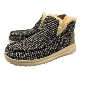 Hey Dude Womens Denny Ankle Bootie Size 6 Faux Fur Lined Slip On New Tan